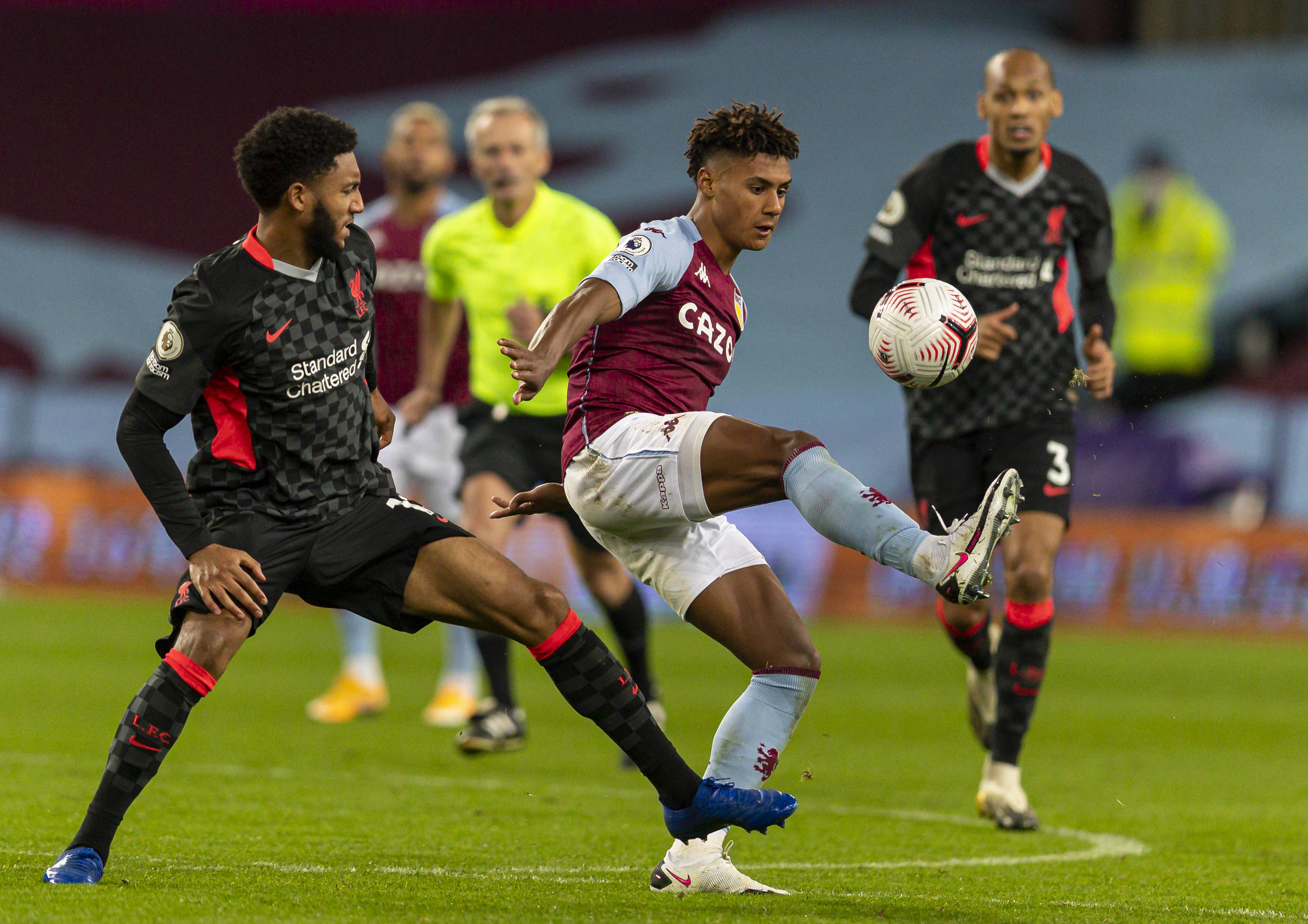 他以敏锐的 他以敏锐的